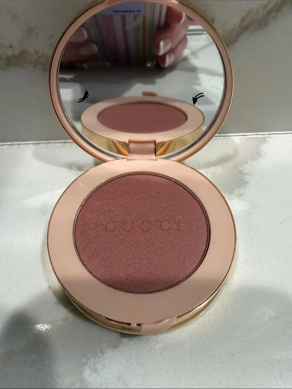 Gucci Powder Blush in Rosy Beige 05